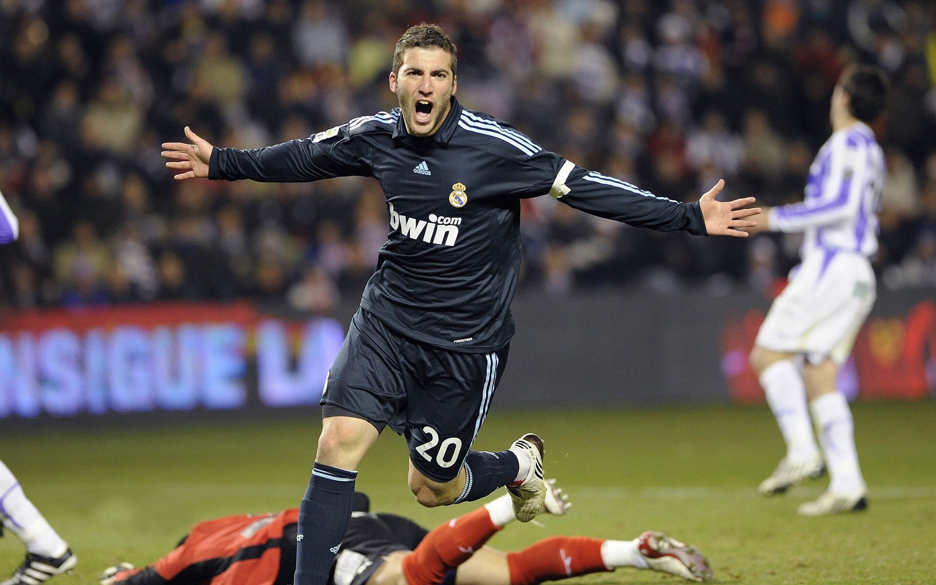 世界杯小组赛第三轮：摩洛哥首度以小组第二晋级 淘汰赛继续扮演黑马角色