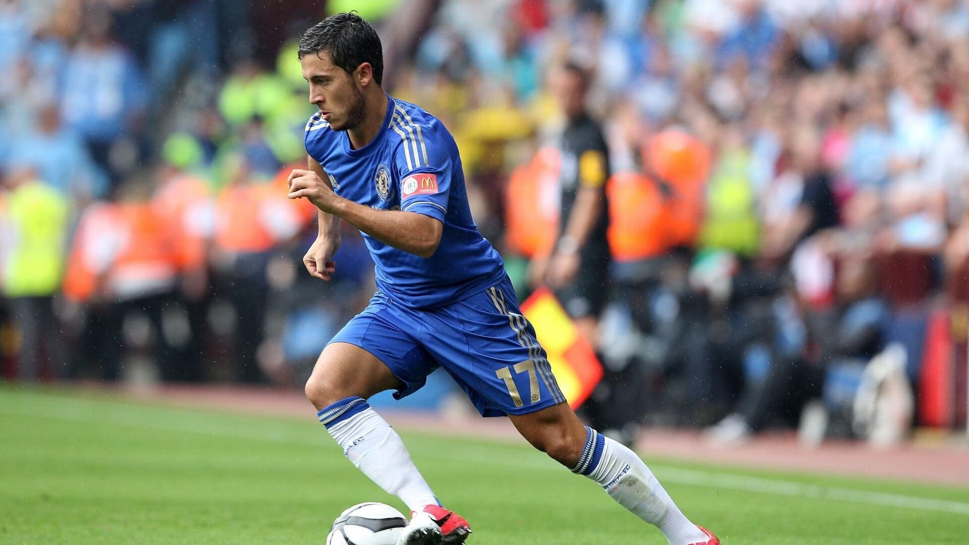 世界杯小组赛首轮：阿根廷2比1日本 梅西造点+中柱 日本技术表演赢得尊重