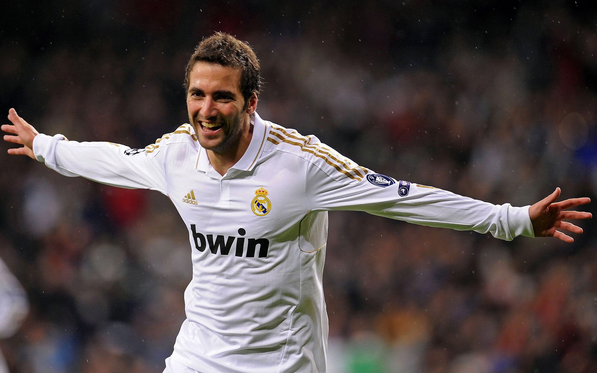 元旦迎新长跑 城市传统赛事再迎万名市民“跨年第一跑”